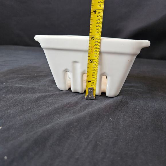 Rae Dunn Artisan Collection Strawberry Basket White Farmhouse Home Decor - Picture 11 of 11